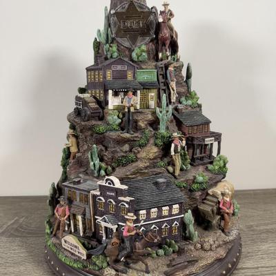 LOT 19B: John Wayne Bradford Exchange - 2012 American Legend Tabletop Mountain A0466 & 2008 Frontier Hero Walking Tall A0600