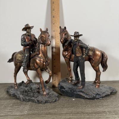 LOT 25B: Edwin M Knowles Bradford Exchange John Wayne Tall in the Saddle Collection - 2010 Evening Vigil A974 & 2011 Standing Proud...