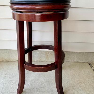 LOT 38 G: Quoizel Lamp, Hammary Furniture Dark Wood Adjustable Round Side Table, & Rotating Bar Stool Seat