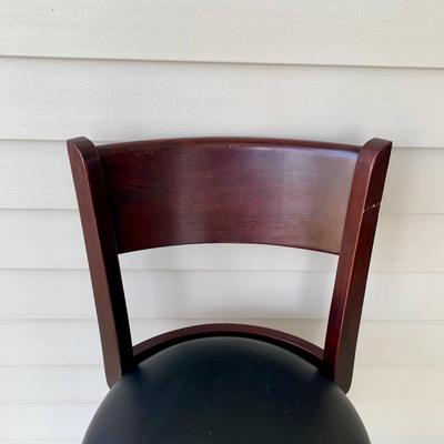 LOT 38 G: Quoizel Lamp, Hammary Furniture Dark Wood Adjustable Round Side Table, & Rotating Bar Stool Seat