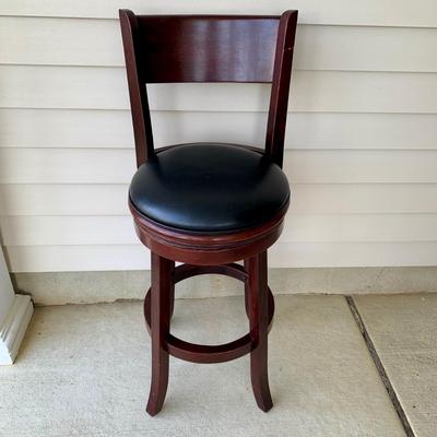 LOT 38 G: Quoizel Lamp, Hammary Furniture Dark Wood Adjustable Round Side Table, & Rotating Bar Stool Seat