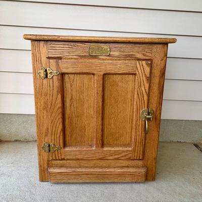 LOT 39 G: Hammary Furniture Oak Home Theatre Table & White Clad Storage Cabinet