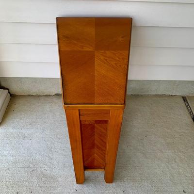 LOT 39 G: Hammary Furniture Oak Home Theatre Table & White Clad Storage Cabinet