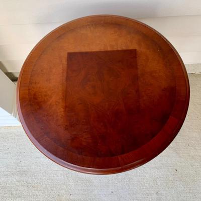 LOT 40 G: Round Dark Wood Nesting Tables / Plant Stand Set