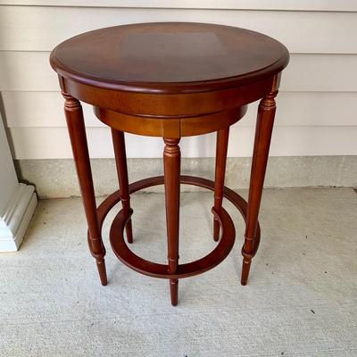 LOT 40 G: Round Dark Wood Nesting Tables / Plant Stand Set