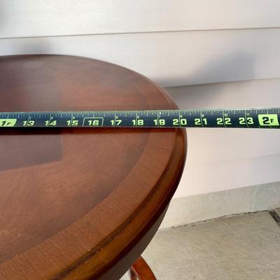 LOT 40 G: Round Dark Wood Nesting Tables / Plant Stand Set