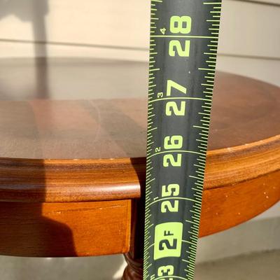 LOT 40 G: Round Dark Wood Nesting Tables / Plant Stand Set