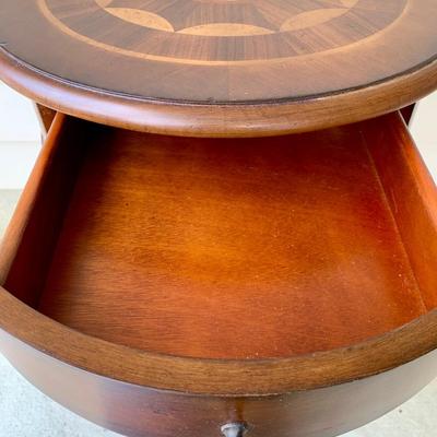 LOT 42 G: Pulaski Furniture Accent Lamp Table