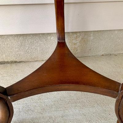 LOT 42 G: Pulaski Furniture Accent Lamp Table