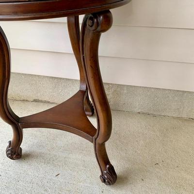 LOT 42 G: Pulaski Furniture Accent Lamp Table