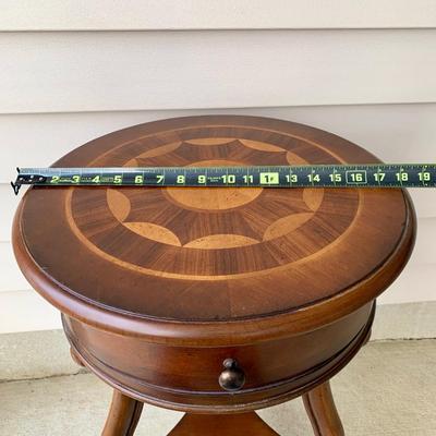 LOT 42 G: Pulaski Furniture Accent Lamp Table