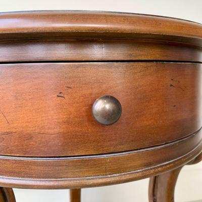 LOT 42 G: Pulaski Furniture Accent Lamp Table