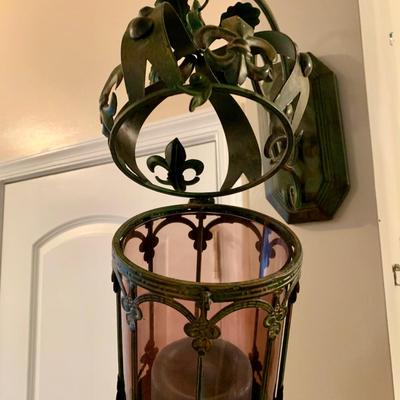 LOT 43 L: Design Toscano Crown Royale Wall Hanging Pendant Lantern