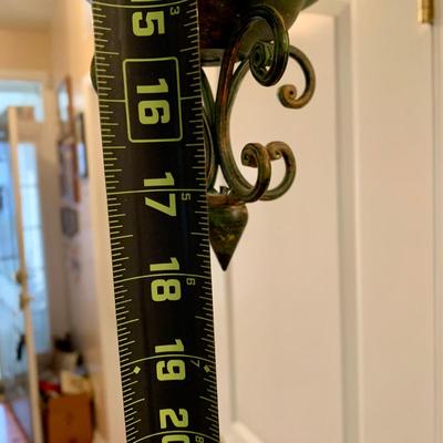 LOT 43 L: Design Toscano Crown Royale Wall Hanging Pendant Lantern