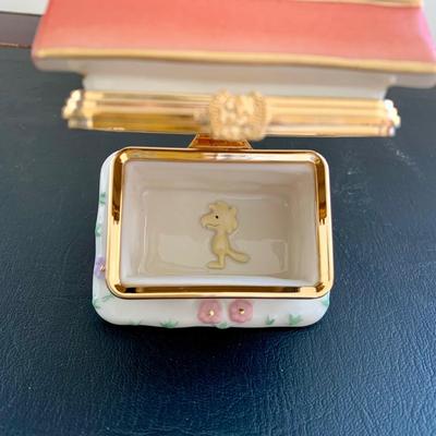 LOT 50 L: Snoozin' Snoopy Lenox Treasure Box, Peanuts Animated Musical Table Piece, Jim Shore Peanuts "Make A Splash"...