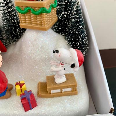 LOT 50 L: Snoozin' Snoopy Lenox Treasure Box, Peanuts Animated Musical Table Piece, Jim Shore Peanuts "Make A Splash"...