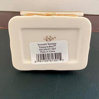 LOT 50 L: Snoozin' Snoopy Lenox Treasure Box, Peanuts Animated Musical Table Piece, Jim Shore Peanuts "Make A Splash"...
