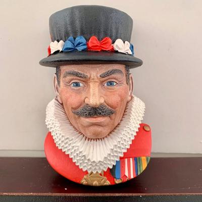 LOT 54 L: Bossons Legend Products The Beefeater & Mr. Pickwick Chalkware Heads