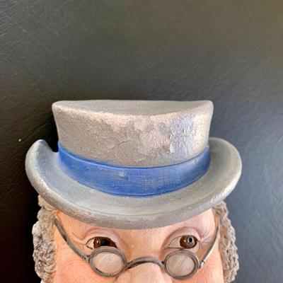 LOT 54 L: Bossons Legend Products The Beefeater & Mr. Pickwick Chalkware Heads