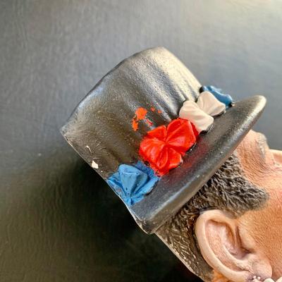 LOT 54 L: Bossons Legend Products The Beefeater & Mr. Pickwick Chalkware Heads