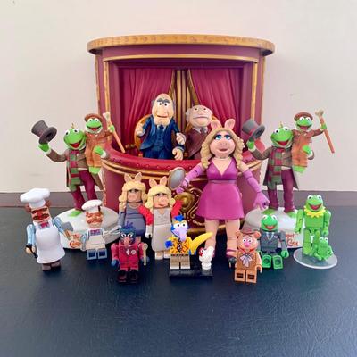 LOT 55 L: The Muppets Collection: 2017 Christmas Carol Ornaments, Statler & Waldorf w/ Balcony Figures, & Lego Figures