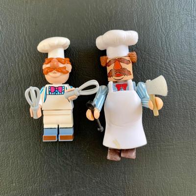 LOT 55 L: The Muppets Collection: 2017 Christmas Carol Ornaments, Statler & Waldorf w/ Balcony Figures, & Lego Figures