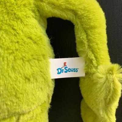 LOT 57 L: How The Grinch Stole Christmas Collection: Book & Stuffed Animals