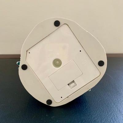 LOT 79 L: Thomas Kinkade Collection: "Home For The Holidays" Light Up Dome, 2003 "Sunday Evening Sleigh Ride" Painter...