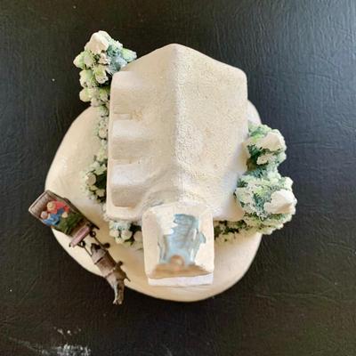 LOT 79 L: Thomas Kinkade Collection: "Home For The Holidays" Light Up Dome, 2003 "Sunday Evening Sleigh Ride" Painter...