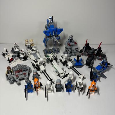 LOT 81: LEGO StarWars Collection