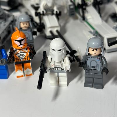 LOT 81: LEGO StarWars Collection