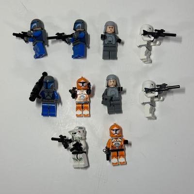 LOT 81: LEGO StarWars Collection