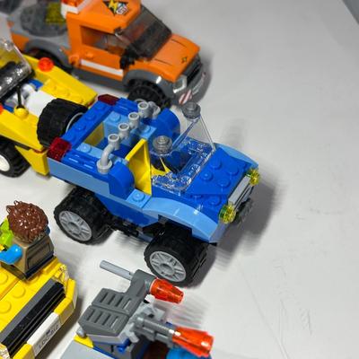 LOT 82B: LEGO Collection