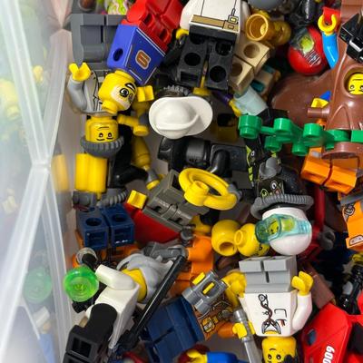LOT 82B: LEGO Collection