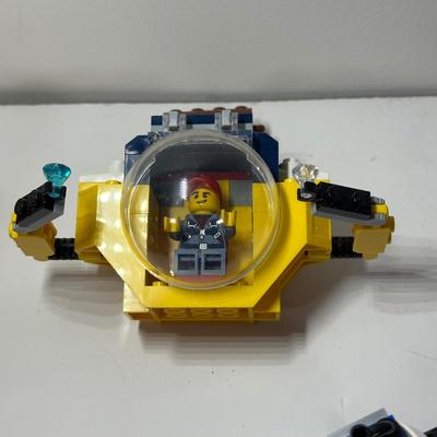 LOT 82B: LEGO Collection