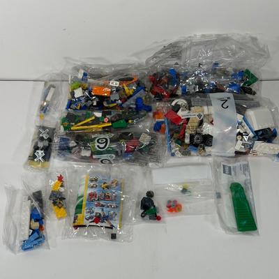 LOT 82B: LEGO Collection