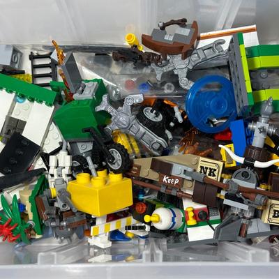 LOT 82B: LEGO Collection