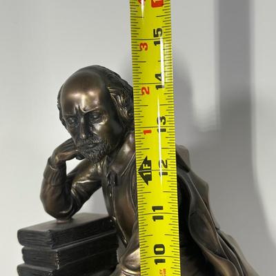 LOT 86B: William Shakespeare Figure