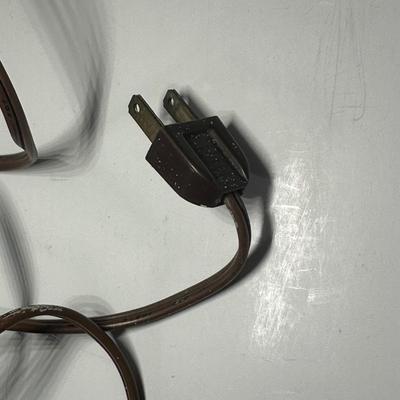 LOT 87B: Vintage Toleware Metal Table Lamp