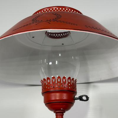 LOT 87B: Vintage Toleware Metal Table Lamp