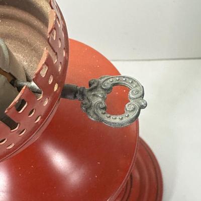LOT 87B: Vintage Toleware Metal Table Lamp