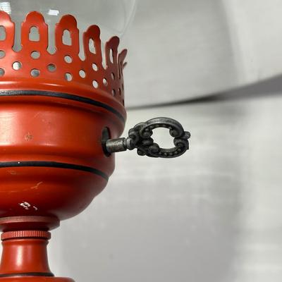 LOT 87B: Vintage Toleware Metal Table Lamp