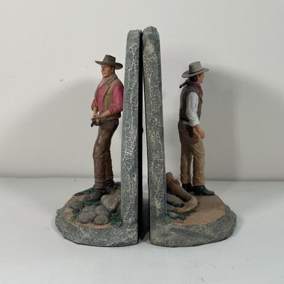 LOT 90B: 2 Sets Of The Bradford Exchange John Wayne Bookends