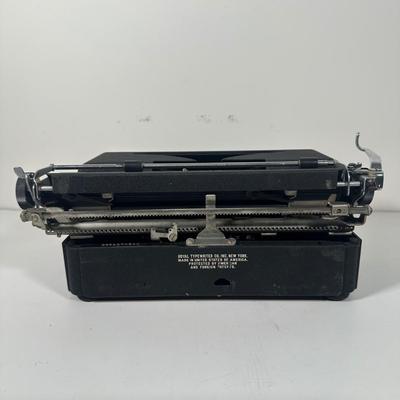 LOT 95B: Antique Royal Typewriter w/ Case