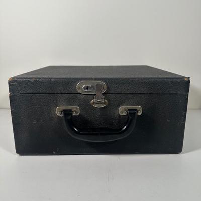 LOT 95B: Antique Royal Typewriter w/ Case