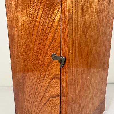 LOT 101B: Vintage Microscope w/ Box