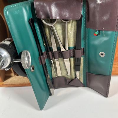 LOT 101B: Vintage Microscope w/ Box