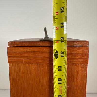 LOT 101B: Vintage Microscope w/ Box