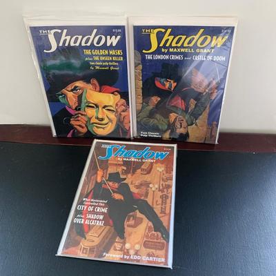 LOT 105 L: "The Shadow: Master Of Darkness" by Maxwell Grant Collection: Novels, Graphic Novels, CD's, Comics & More