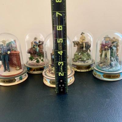 LOT 106 L: Franklin Mint John Wayne Limited Edition Sculptures